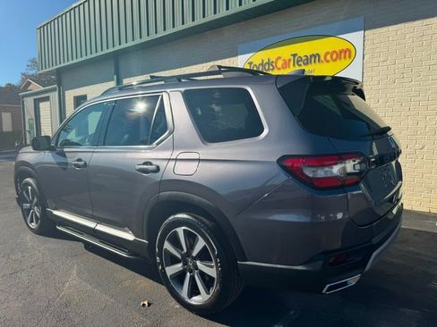 Used 2024 Honda Pilot Touring image 7