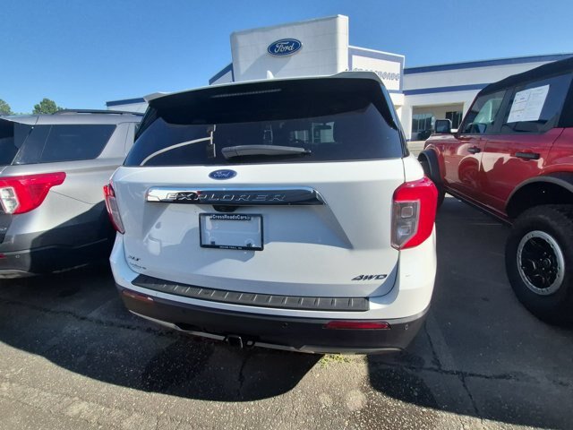Certified 2023 Ford Explorer XLT w/ Equipment Group 202A AWD/4WD image 5
