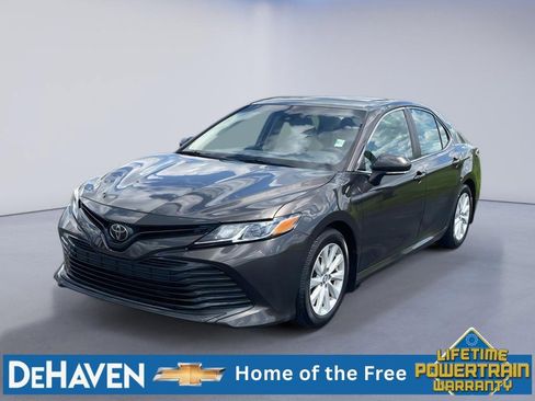 Used 2019 Toyota Camry LE w/ Convenience Package FWD image 2