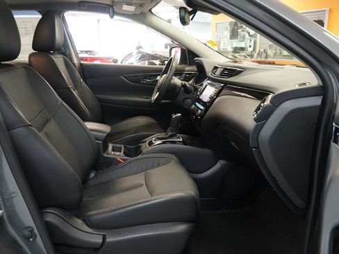 Used 2019 Nissan Rogue Sport SL w/ Premium Package AWD/4WD image 32