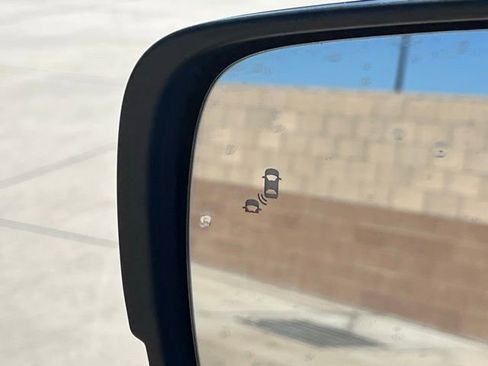 Used 2023 Honda Pilot TrailSport image 5