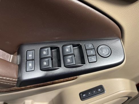 Used 2016 Chevrolet Tahoe LT w/ Luxury Package AWD/4WD image 22