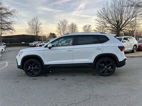 New 2025 Volkswagen Taos SEL image 2