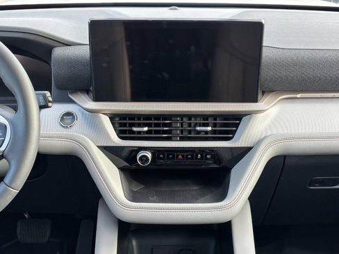 New 2026 Ford Explorer Active w/ Active Comfort Package image 16