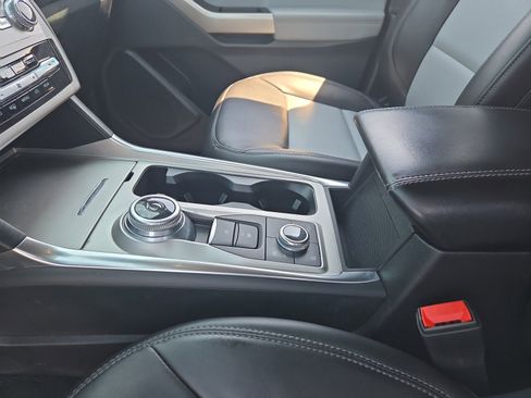 Used 2023 Ford Explorer XLT w/ Equipment Group 202A AWD/4WD image 22