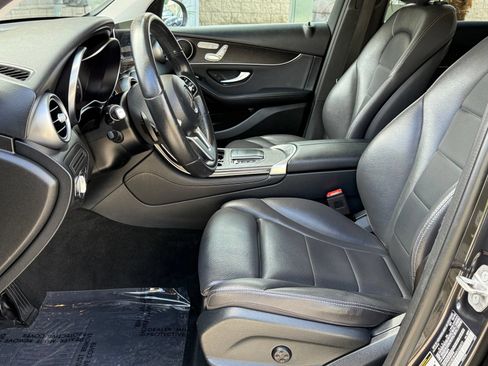 Used 2021 Mercedes-Benz GLC 300 image 21
