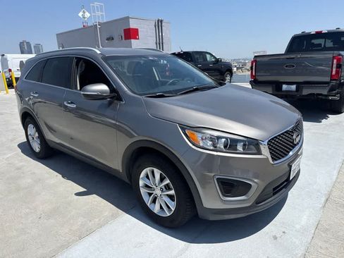 Used 2016 Kia Sorento FWD image 7
