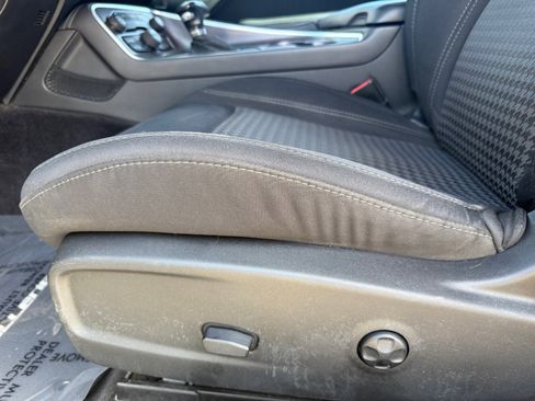 Used 2016 Dodge Challenger SXT RWD image 10