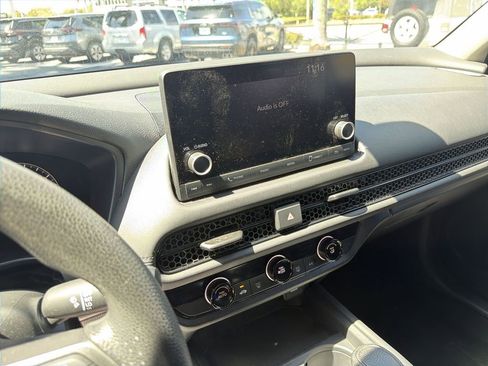 Certified 2024 Honda HR-V LX image 26