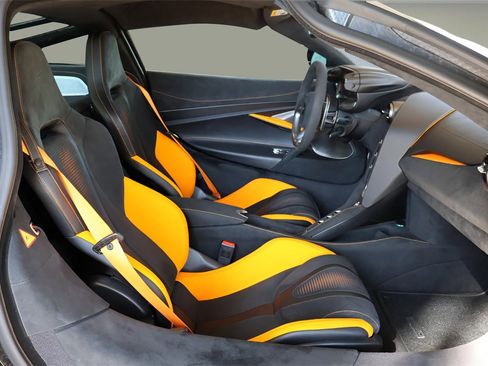 Used 2024 McLaren 750S image 12