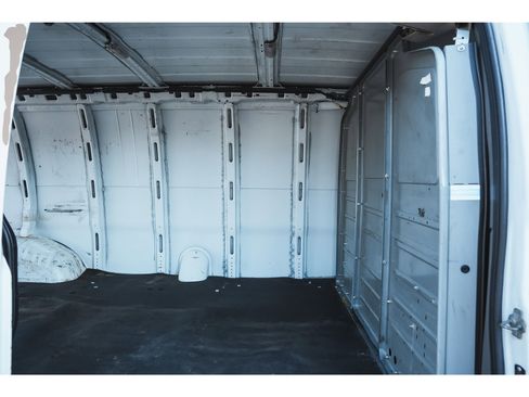 Used 2016 Chevrolet Express 3500 Extended RWD image 9