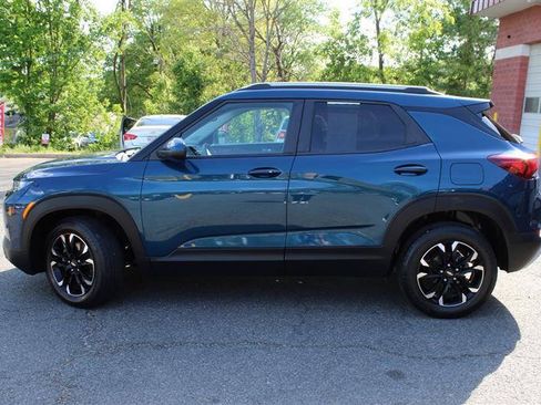 Used 2021 Chevrolet TrailBlazer LT w/ Convenience Package AWD/4WD image 2