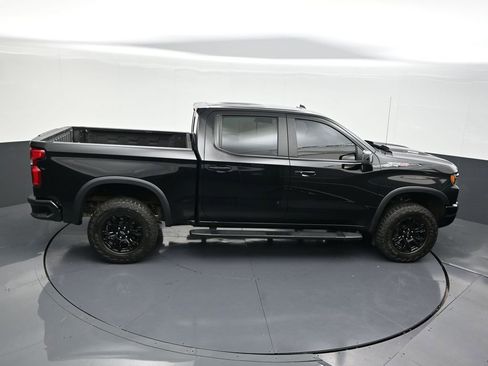 Used 2025 Chevrolet Silverado 1500 ZR2 w/ Technology Package image 24