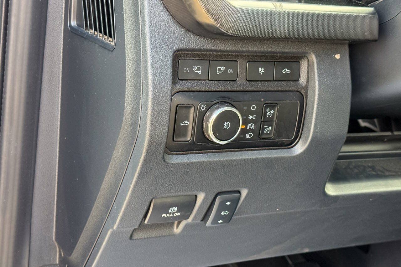 Used 2024 Ford F250 Platinum w/ FX4 Off-Road Package AWD/4WD image 33