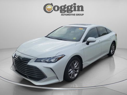 Used 2021 Toyota Avalon XLE w/ Moonroof Package FWD image 10