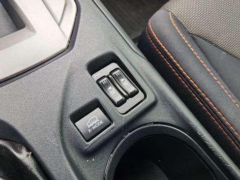 Used 2019 Subaru Crosstrek 2.0i Premium AWD/4WD image 26