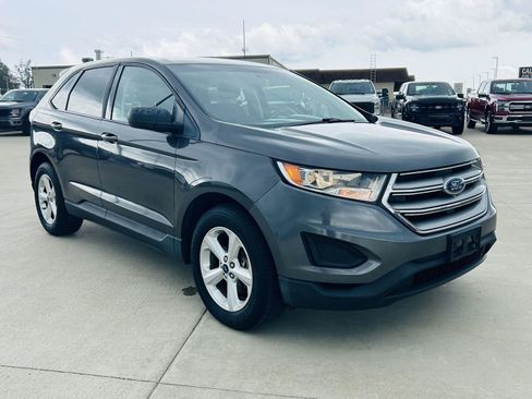 Used 2016 Ford Edge SE FWD image 2