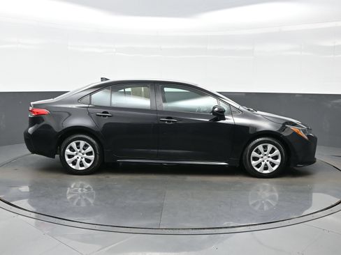 Used 2024 Toyota Corolla LE FWD image 7