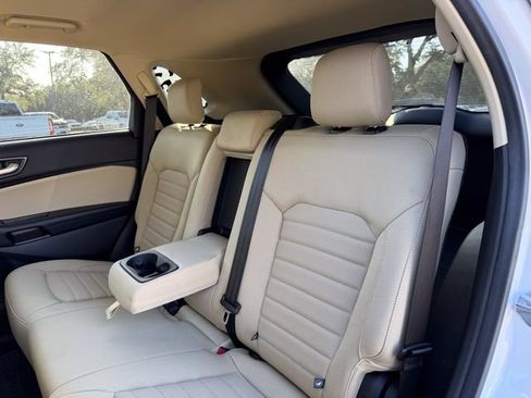 Used 2023 Ford Edge SE AWD/4WD image 15