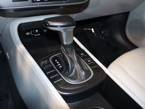 Used 2024 Hyundai Kona SEL FWD image 30