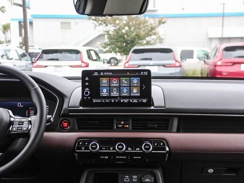 Used 2024 Honda Pilot Elite image 17