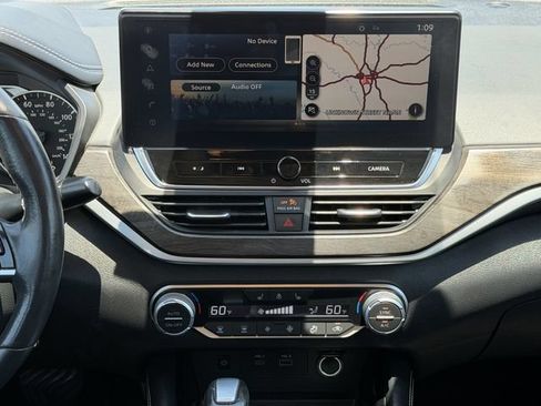Used 2023 Nissan Altima 2.5 SL FWD image 17