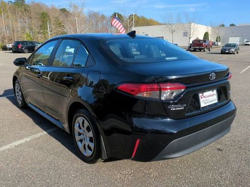 Used 2026 Toyota Corolla LE image 6