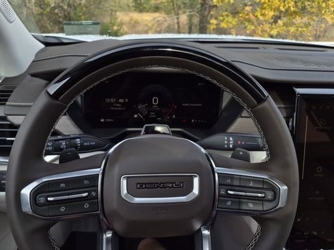 New 2026 GMC Acadia Denali w/ Super Cruise Package image 14