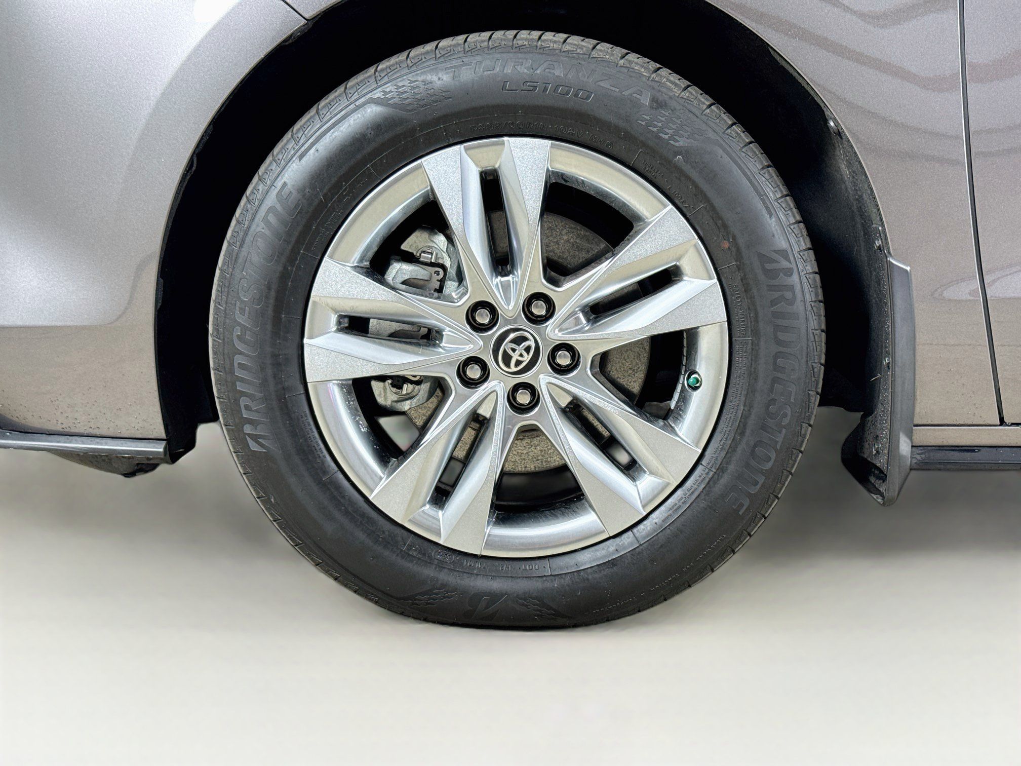 Certified 2023 Toyota Sienna Limited AWD/4WD image 26