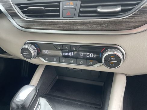 Used 2019 Nissan Altima 2.5 Platinum FWD image 28