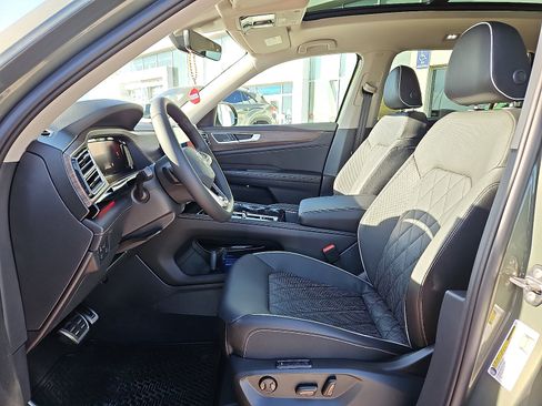 New 2026 Volkswagen Atlas SEL Premium R-Line image 13