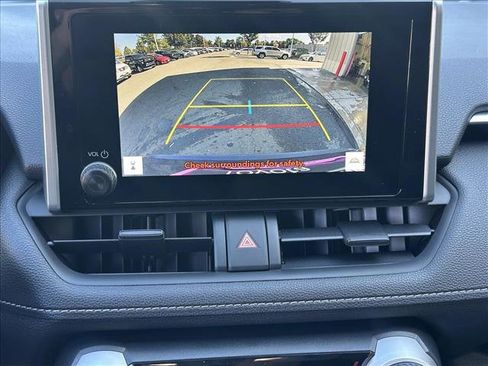 Used 2025 Toyota RAV4 XLE image 17