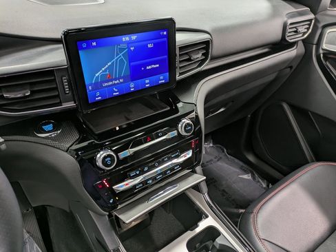 Used 2023 Ford Explorer ST-Line w/ Class IV Trailer Tow Package image 10