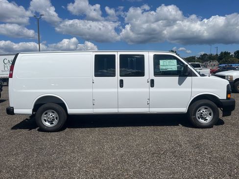 New 2025 Chevrolet Express 3500 Extended w/ Driver Convenience Package image 8
