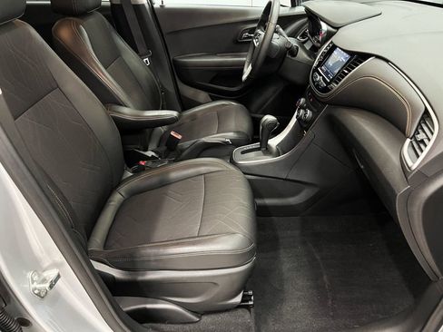 Used 2020 Chevrolet Trax LT w/ Redline Edition image 31