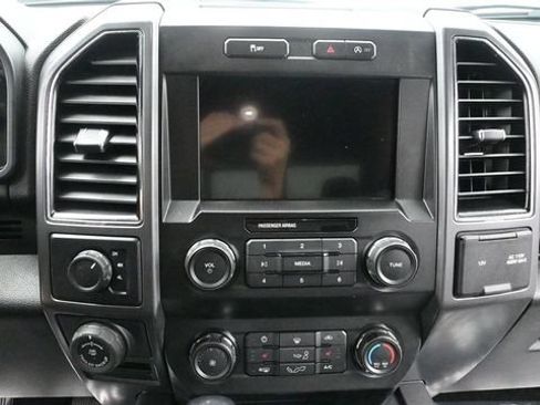 Used 2019 Ford F150 XLT w/ Equipment Group 302A Luxury AWD/4WD image 18