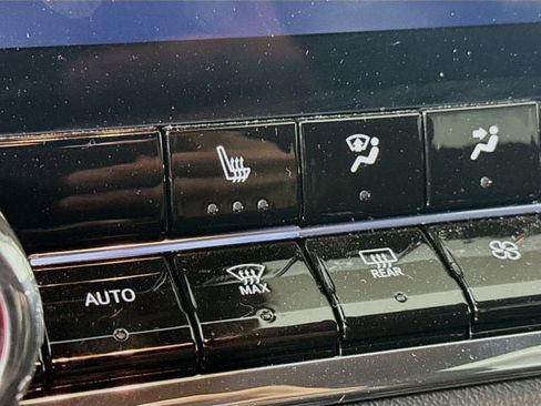 Used 2025 Chevrolet Colorado LT w/ Advanced Trailering Package image 23