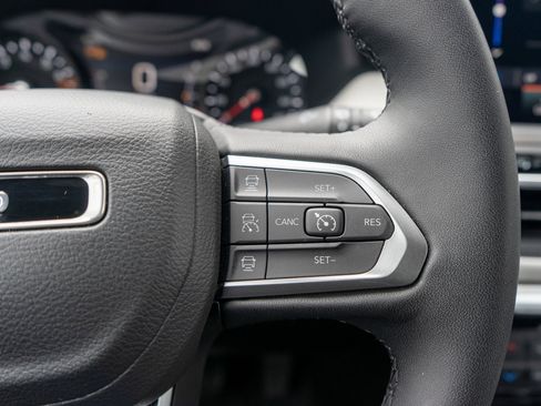 Used 2025 Jeep Compass Limited AWD/4WD image 24