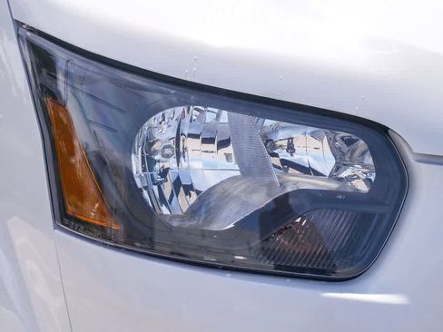 Used 2024 Ford Transit 350 XLT RWD image 4