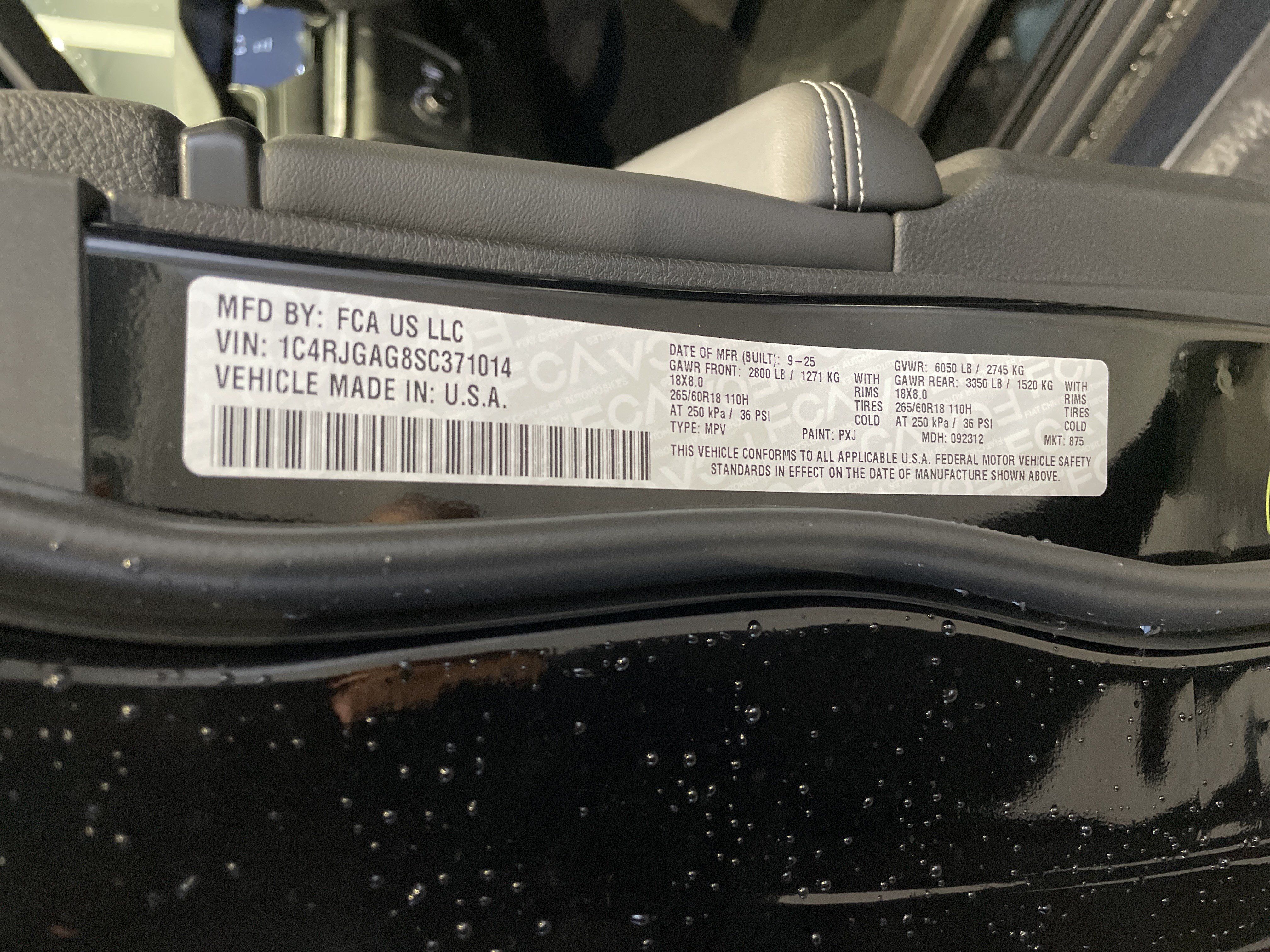 Used 2025 Jeep Grand Cherokee Laredo w/ Luxury Tech Group I RWD image 36