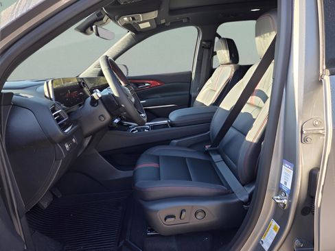 New 2026 Chevrolet Traverse RS w/ LPO, Floor Liner Package image 14