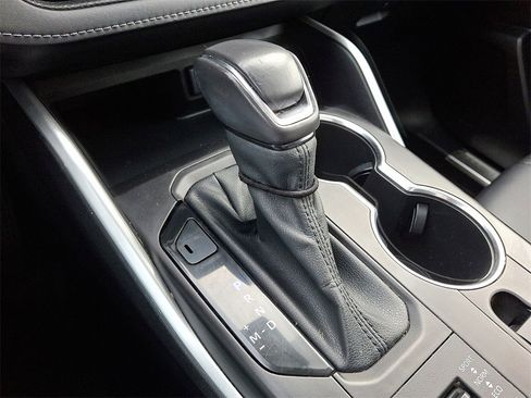 Used 2020 Toyota Highlander XLE image 17