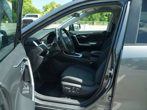 Used 2024 Toyota RAV4 XLE FWD image 12