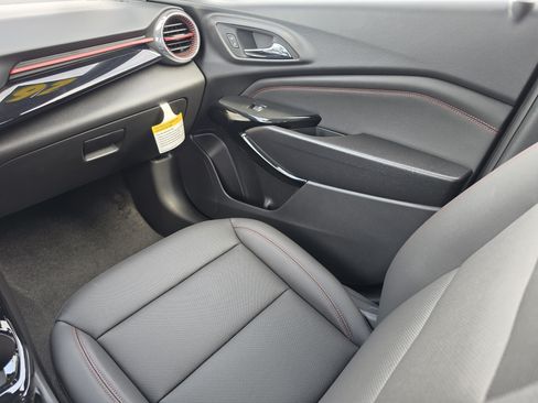 New 2026 Chevrolet Trax RS w/ Sunroof Package FWD image 21