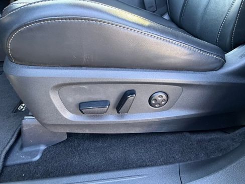 Certified 2025 INFINITI QX60 Luxe image 11