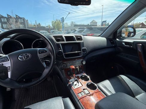 Used 2013 Toyota Highlander Limited AWD/4WD image 8