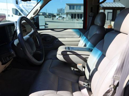 Used 1998 Chevrolet Suburban Z71 w/ Preferred Equipment Group 3 image 26