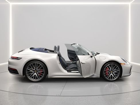 Used 2023 Porsche 911 Carrera S RWD image 11