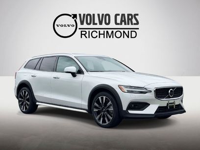 Used 2025 Volvo V60 B5 Cross Country Ultra