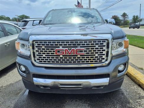 Used 2019 GMC Canyon Denali image 2